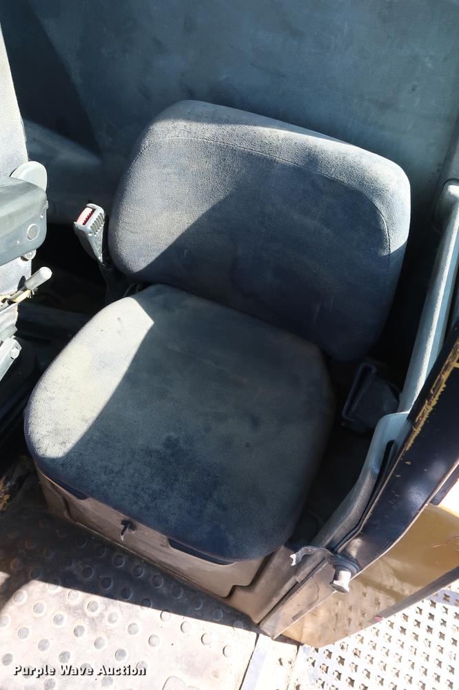 image for item DG3259 2005 Caterpillar 730 articulated haul truck