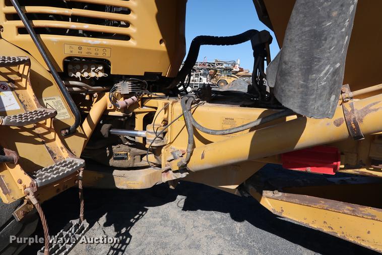 image for item DG3259 2005 Caterpillar 730 articulated haul truck