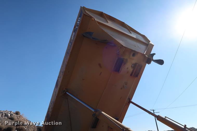 image for item DG3259 2005 Caterpillar 730 articulated haul truck