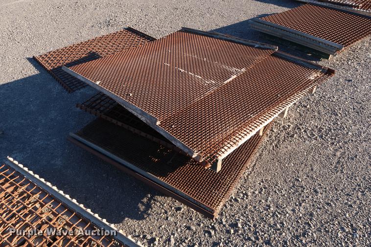 image for item DG3260 2011 McCloskey S190 screener