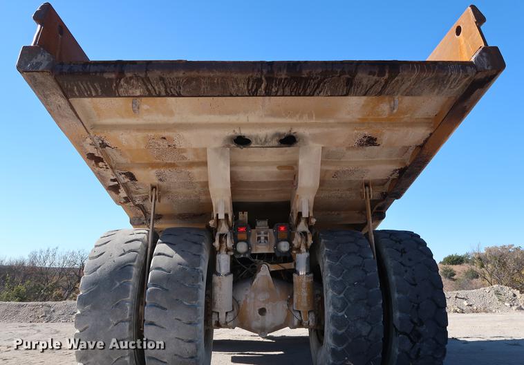 image for item DG3262 2000 Caterpillar 775D haul truck