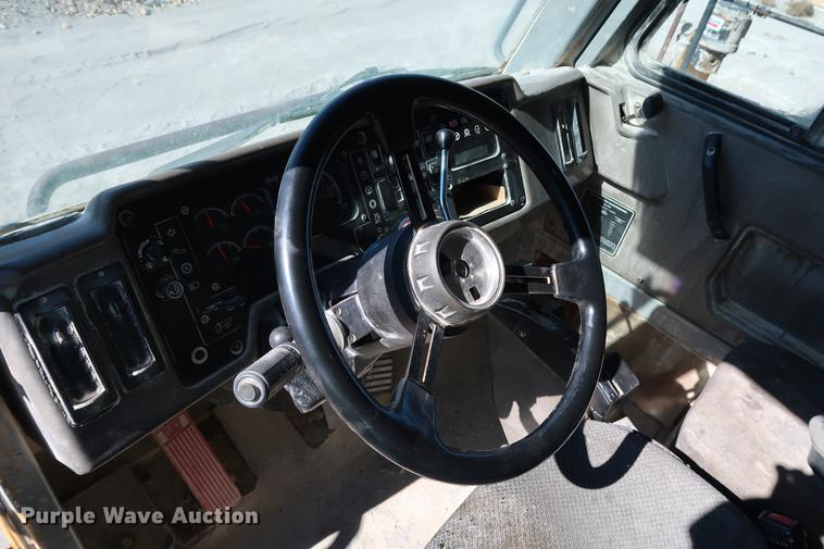 image for item DG3262 2000 Caterpillar 775D haul truck