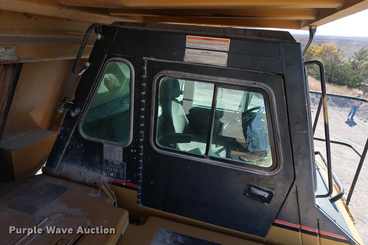 image for item DG3262 2000 Caterpillar 775D haul truck