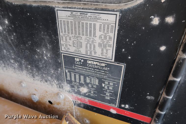 image for item DG3262 2000 Caterpillar 775D haul truck