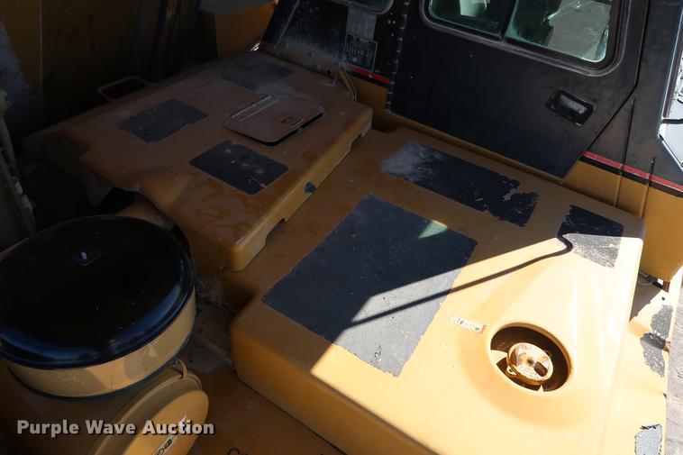 image for item DG3262 2000 Caterpillar 775D haul truck