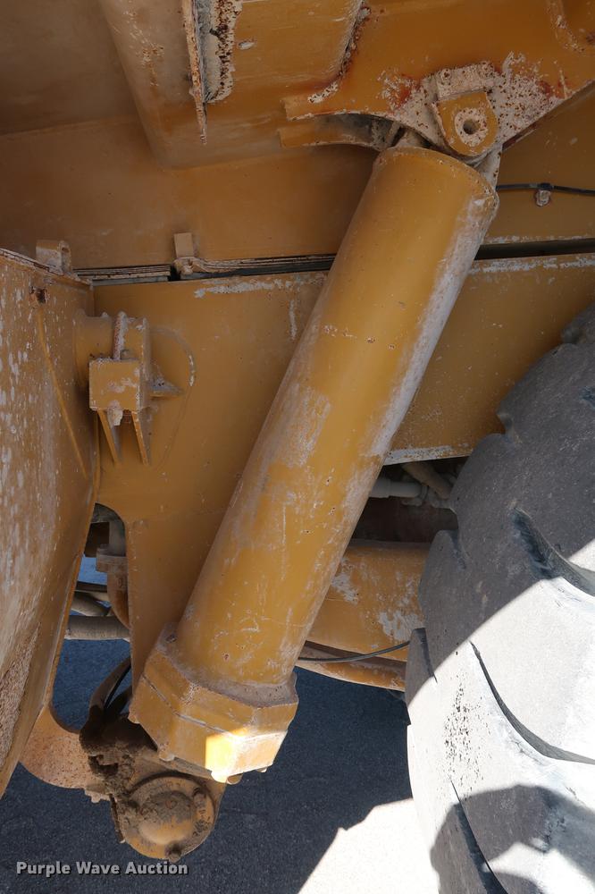 image for item DG3262 2000 Caterpillar 775D haul truck