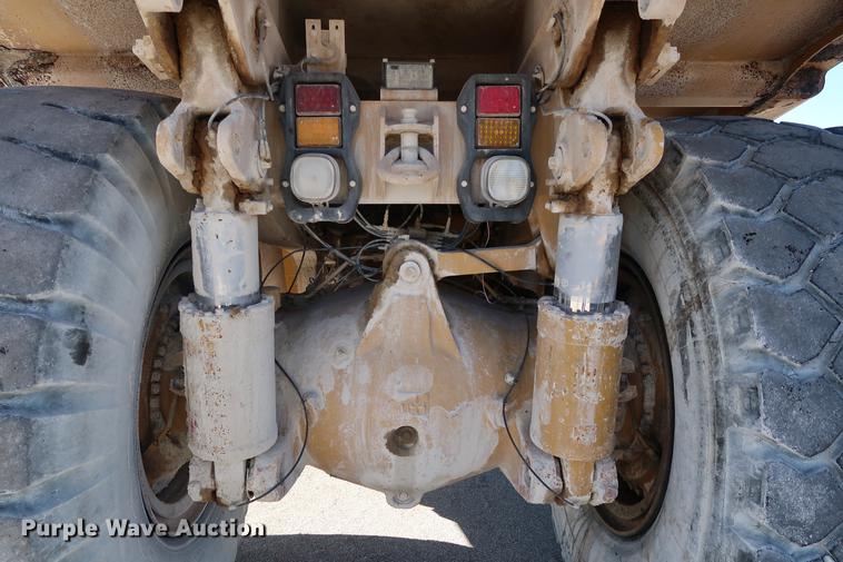 image for item DG3262 2000 Caterpillar 775D haul truck