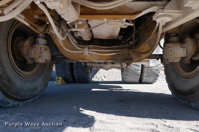 image for item DG3262 2000 Caterpillar 775D haul truck