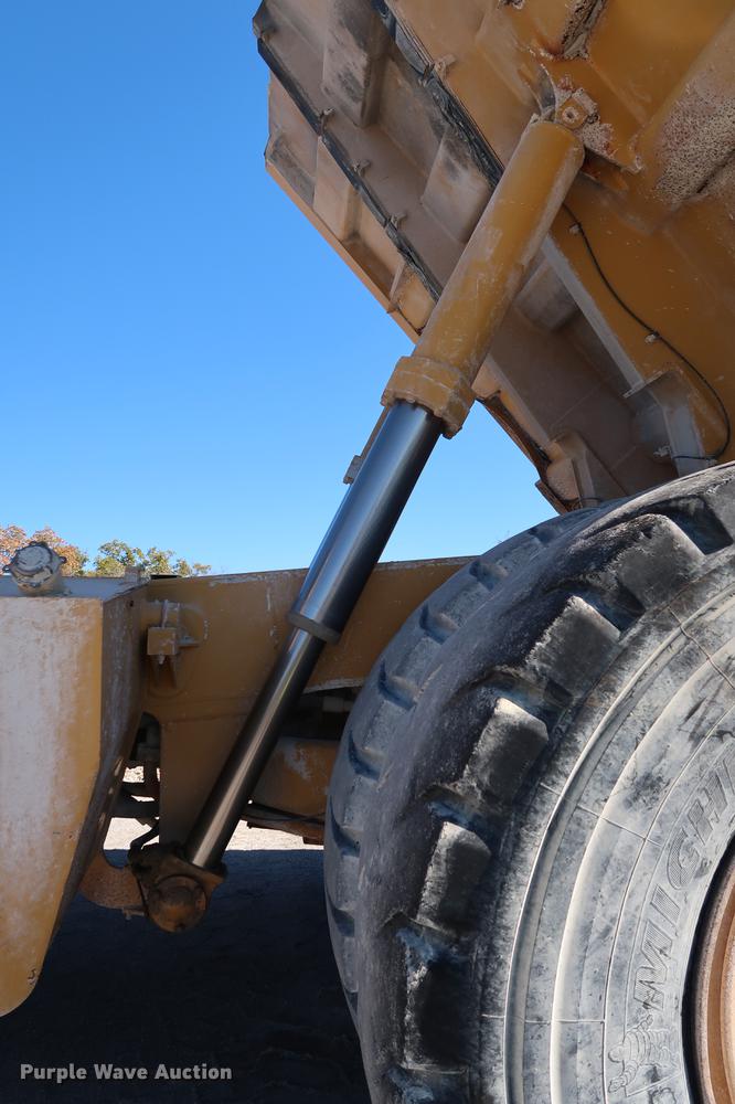 image for item DG3262 2000 Caterpillar 775D haul truck