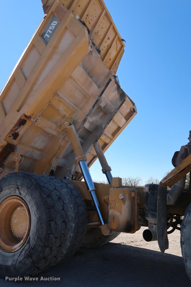 image for item DG3262 2000 Caterpillar 775D haul truck