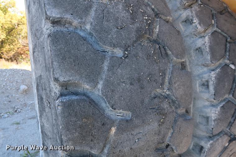 image for item DG3262 2000 Caterpillar 775D haul truck