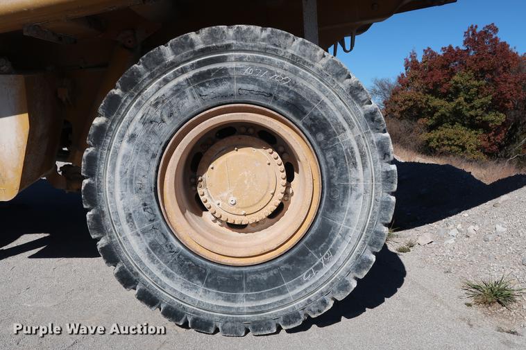 image for item DG3262 2000 Caterpillar 775D haul truck