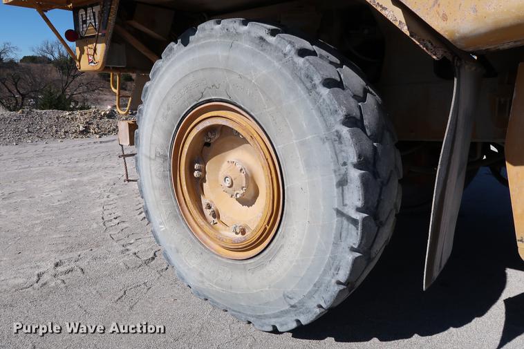 image for item DG3262 2000 Caterpillar 775D haul truck