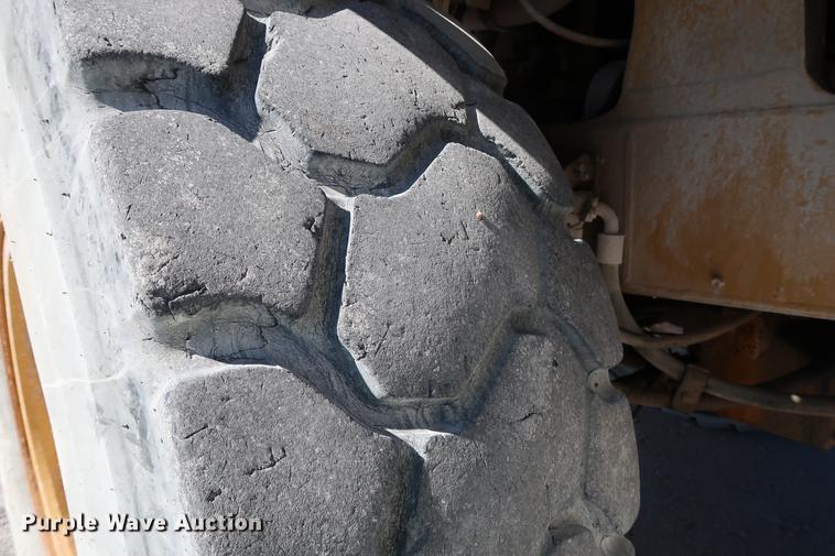 image for item DG3262 2000 Caterpillar 775D haul truck