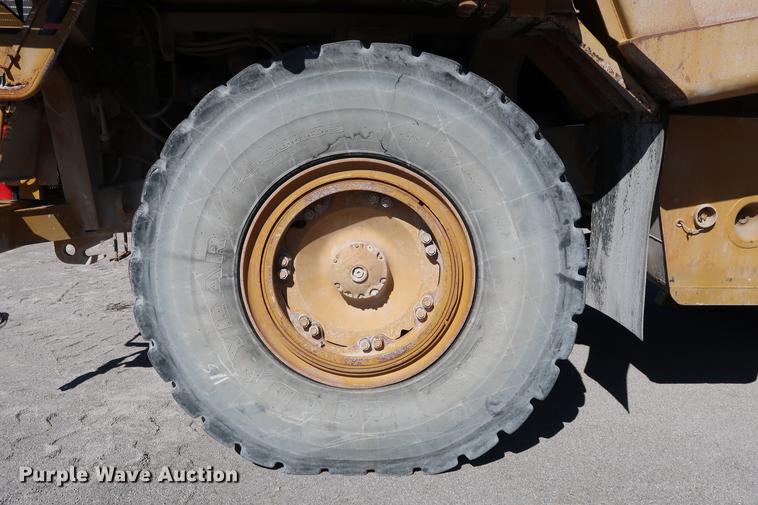 image for item DG3262 2000 Caterpillar 775D haul truck