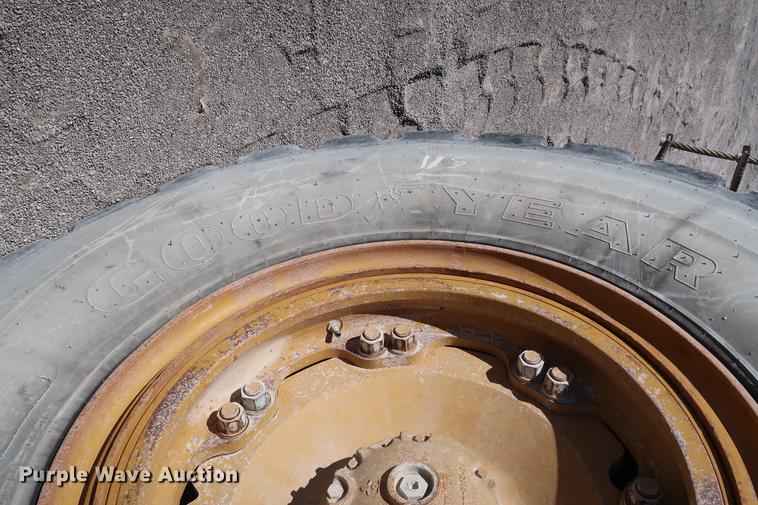 image for item DG3262 2000 Caterpillar 775D haul truck