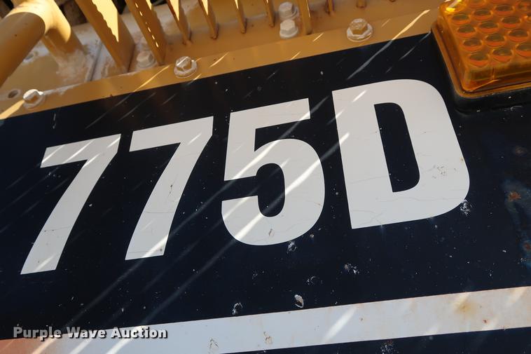 image for item DG3262 2000 Caterpillar 775D haul truck