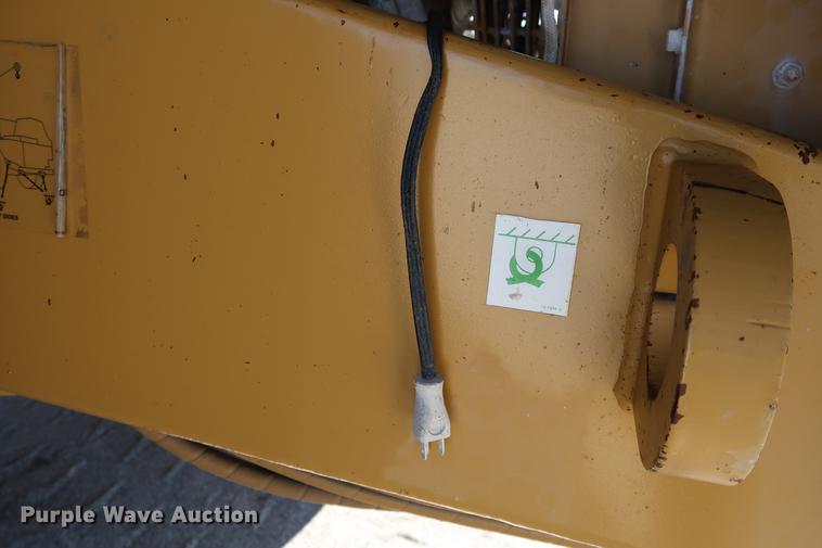 image for item DG3262 2000 Caterpillar 775D haul truck