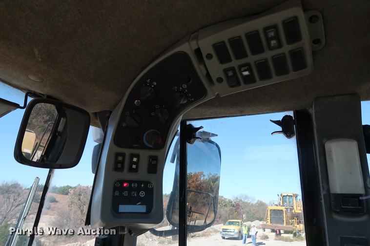 image for item DG3263 2002 Caterpillar 980G Series II wheel loader