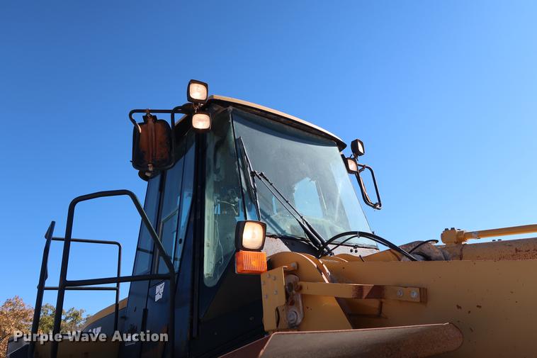 image for item DG3263 2002 Caterpillar 980G Series II wheel loader