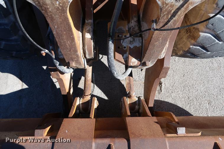 image for item DG3263 2002 Caterpillar 980G Series II wheel loader