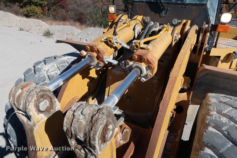 image for item DG3263 2002 Caterpillar 980G Series II wheel loader