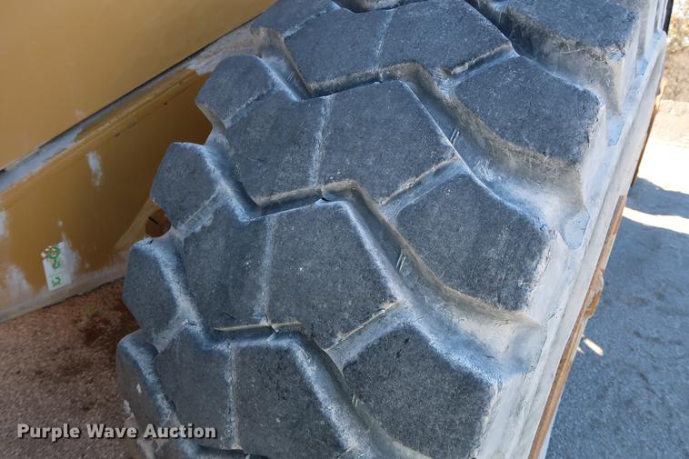 image for item DG3263 2002 Caterpillar 980G Series II wheel loader