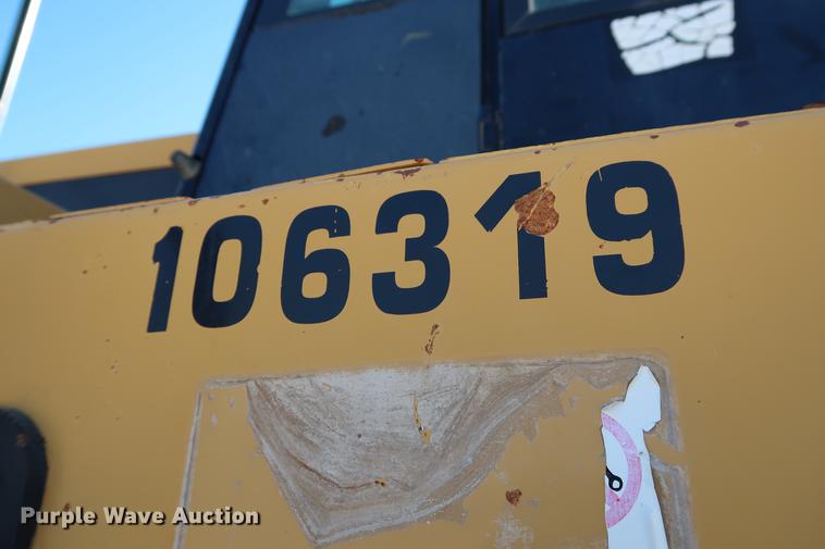 image for item DG3263 2002 Caterpillar 980G Series II wheel loader