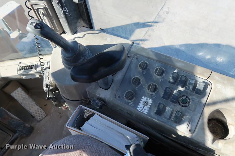 image for item DG3265 2006 Case 621D wheel loader