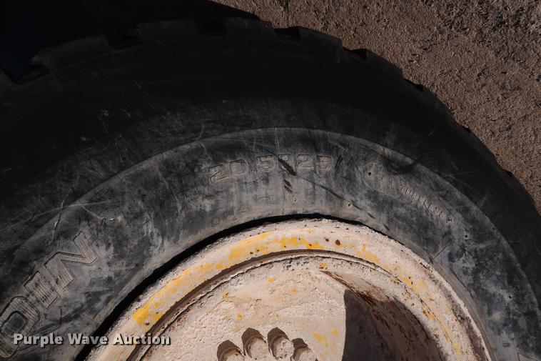 image for item DG3266 2000 Komatsu WA320-3MC wheel loader