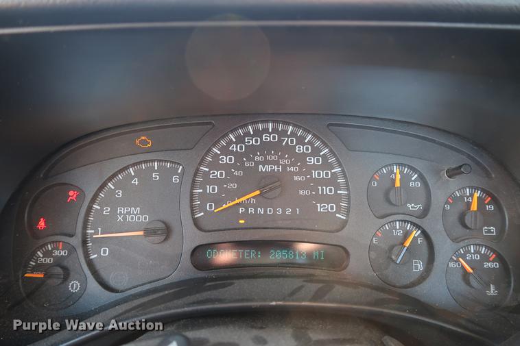 image for item DG3276 2007 Chevrolet Silverado 3500HD pickup truck cab and chassis