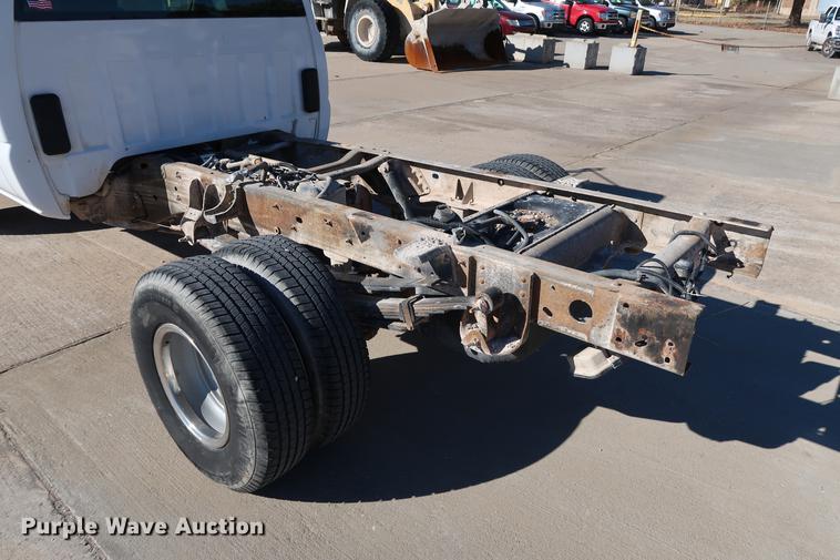 image for item DG3276 2007 Chevrolet Silverado 3500HD pickup truck cab and chassis