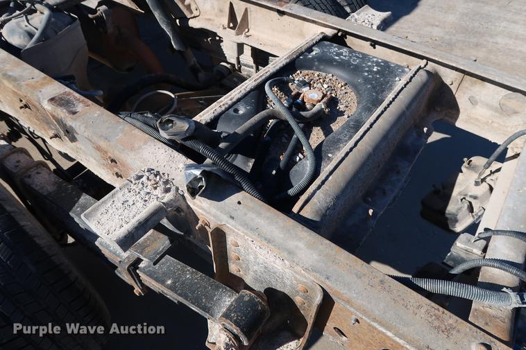 image for item DG3276 2007 Chevrolet Silverado 3500HD pickup truck cab and chassis