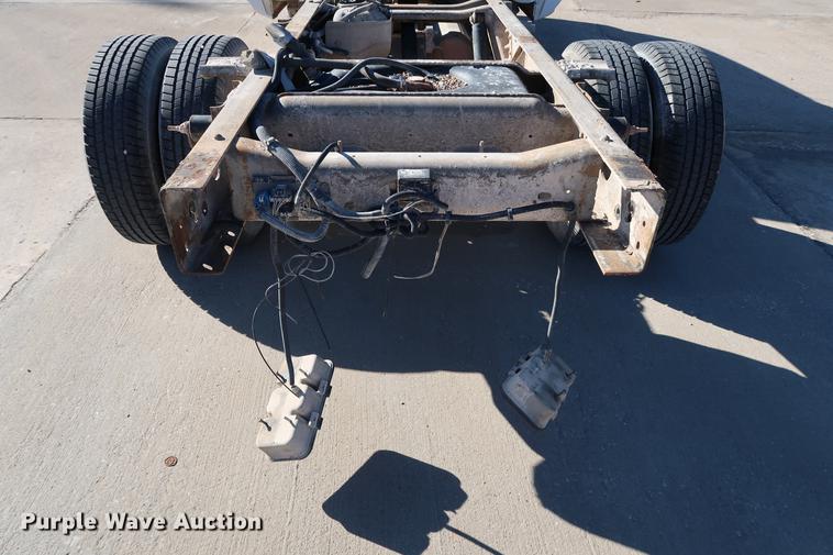 image for item DG3276 2007 Chevrolet Silverado 3500HD pickup truck cab and chassis