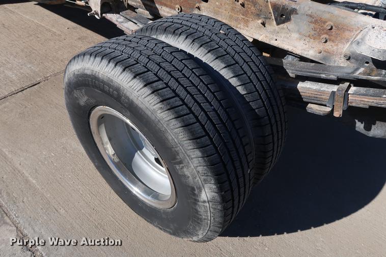 image for item DG3276 2007 Chevrolet Silverado 3500HD pickup truck cab and chassis