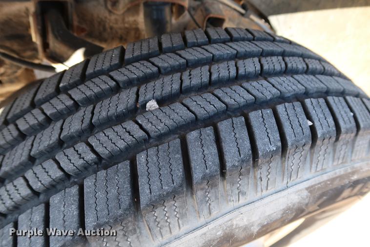 image for item DG3276 2007 Chevrolet Silverado 3500HD pickup truck cab and chassis