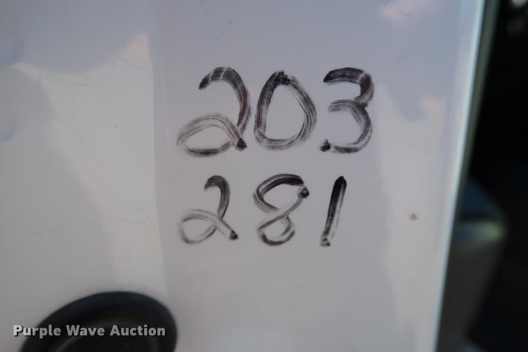 image for item DG3276 2007 Chevrolet Silverado 3500HD pickup truck cab and chassis