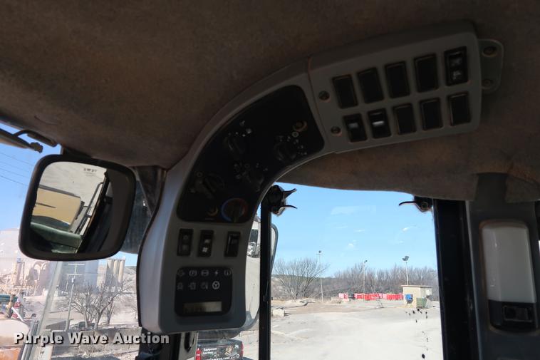 image for item DG3283 2003 Caterpillar 980G Series II wheel loader