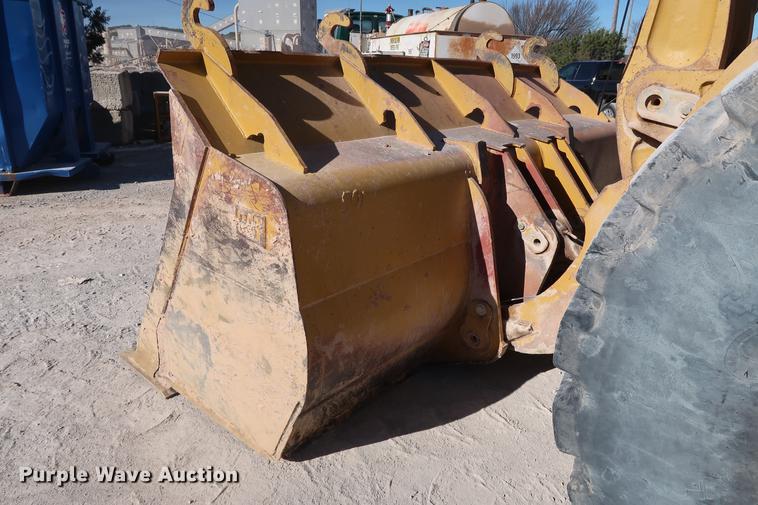 image for item DG3283 2003 Caterpillar 980G Series II wheel loader