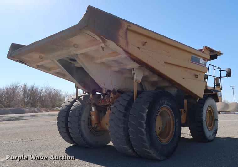 image for item DG3284 1996 Caterpillar 775B haul truck