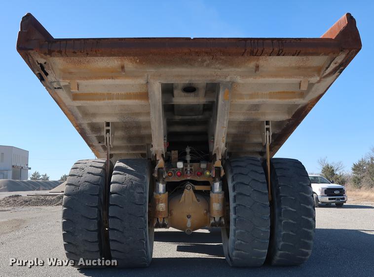 image for item DG3284 1996 Caterpillar 775B haul truck