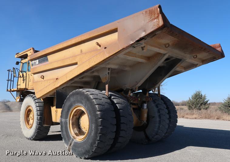 image for item DG3284 1996 Caterpillar 775B haul truck