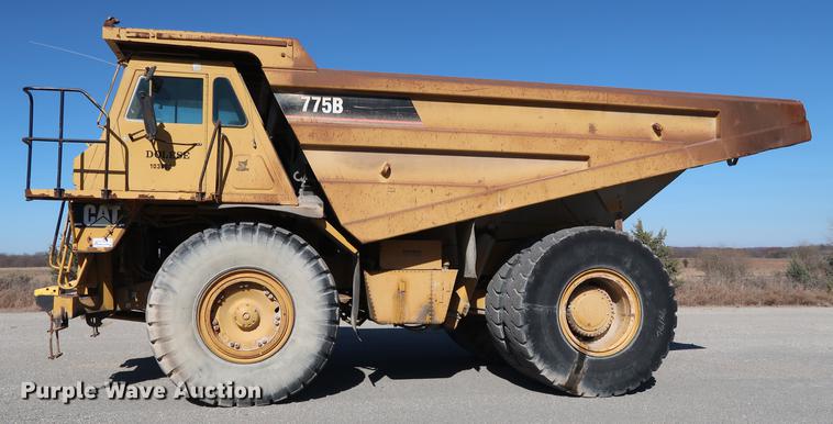 image for item DG3284 1996 Caterpillar 775B haul truck