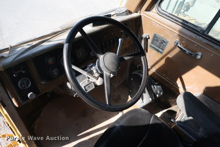 image for item DG3284 1996 Caterpillar 775B haul truck