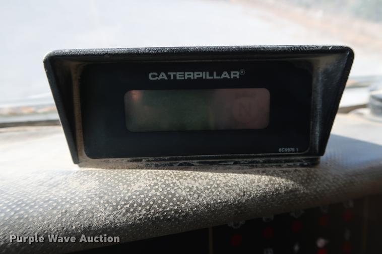 image for item DG3284 1996 Caterpillar 775B haul truck