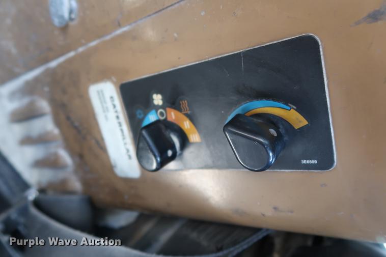 image for item DG3284 1996 Caterpillar 775B haul truck