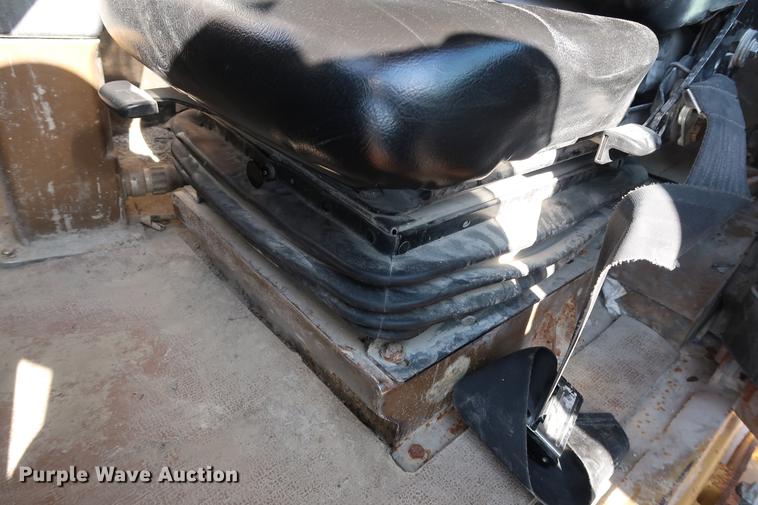 image for item DG3284 1996 Caterpillar 775B haul truck