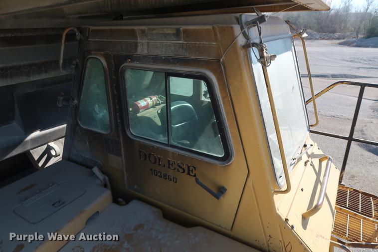 image for item DG3284 1996 Caterpillar 775B haul truck