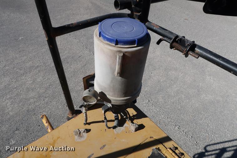 image for item DG3284 1996 Caterpillar 775B haul truck