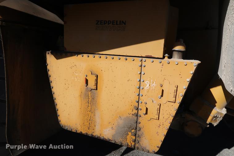 image for item DG3284 1996 Caterpillar 775B haul truck